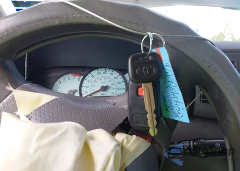 2004 Toyota Corolla Le z USA, uszkodzony, nr VIN 1NXBR32E84Z192254